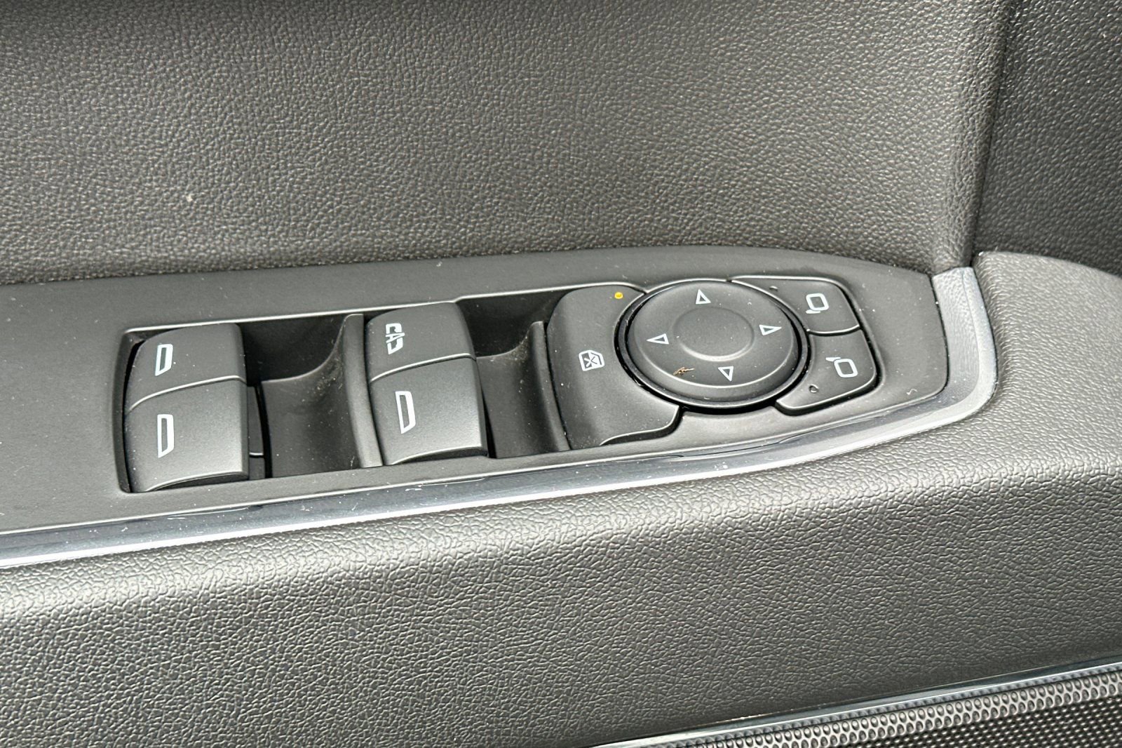 Used 2023 GMC Sierra 1500 Elevation image 13