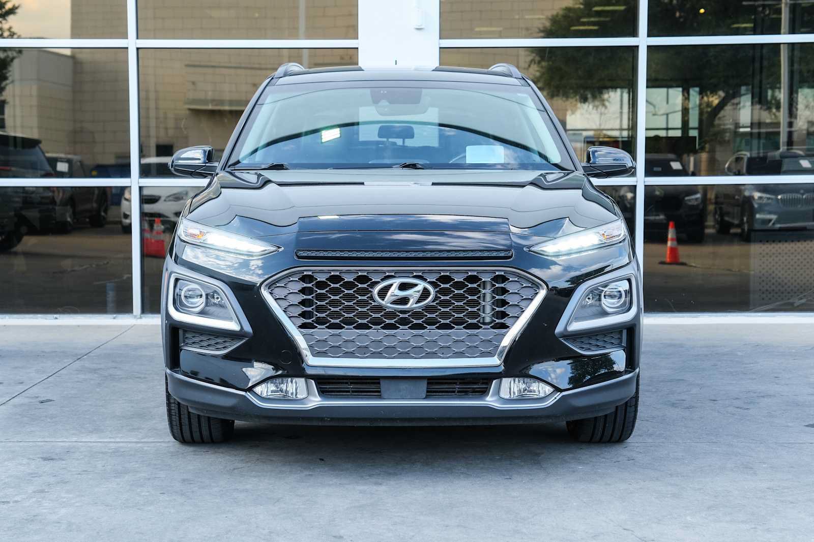 Used 2018 Hyundai Kona Ultimate FWD image 2