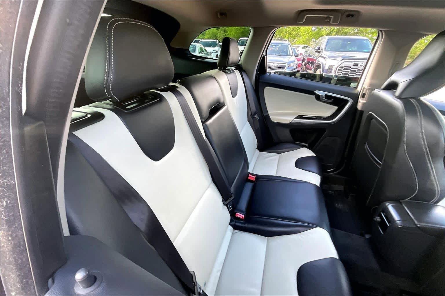 Used 2017 Volvo XC60 T6 Dynamic w/ Preferred Option Package AWD/4WD image 20