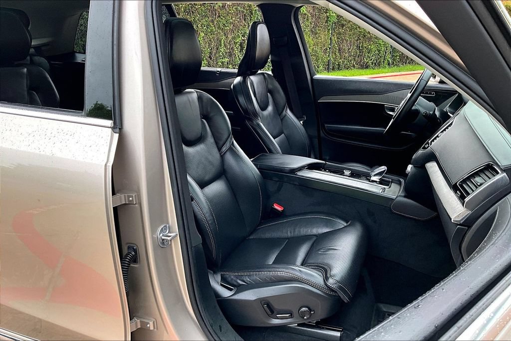 Certified 2024 Volvo XC90 T8 Ultimate w/ Protection Package Premier AWD/4WD image 8