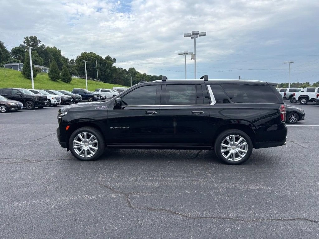 Used 2023 Chevrolet Suburban High Country AWD/4WD image 6