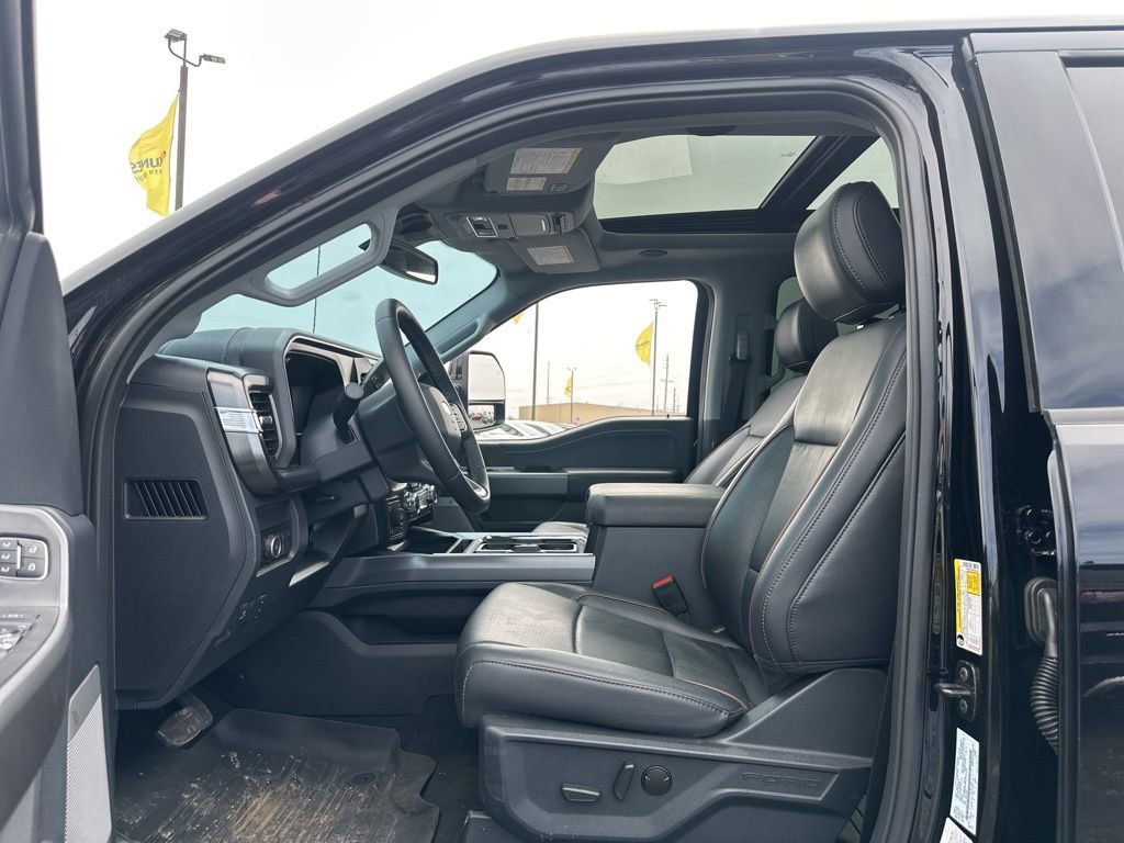 Used 2025 Ford F250 Lariat w/ Lariat Ultimate Package AWD/4WD image 8