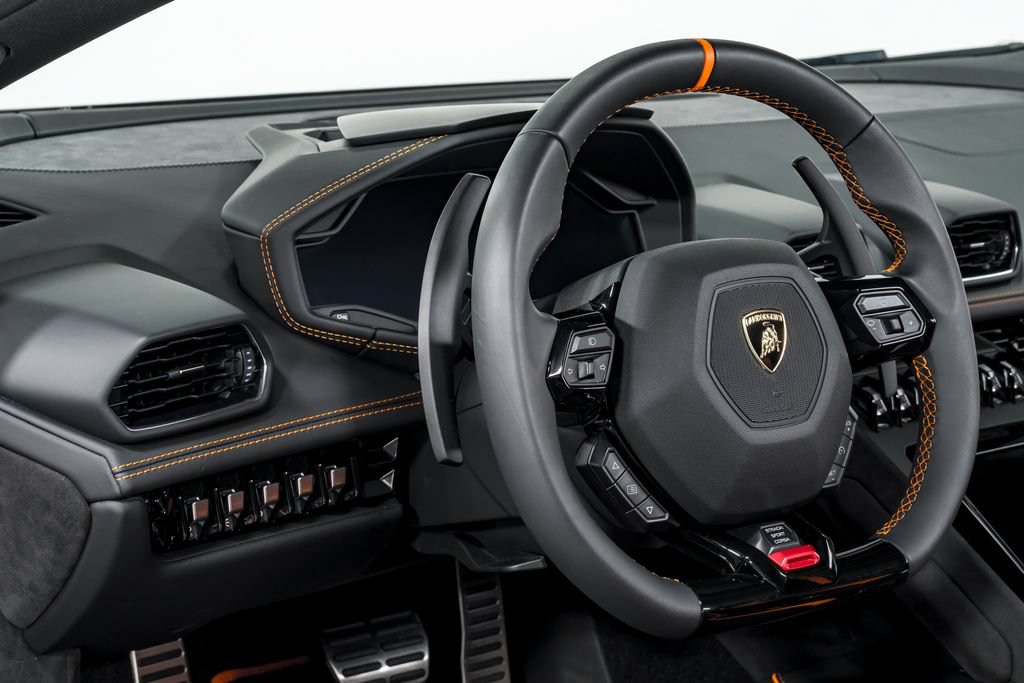 Used 2023 Lamborghini Huracan Tecnica RWD image 13