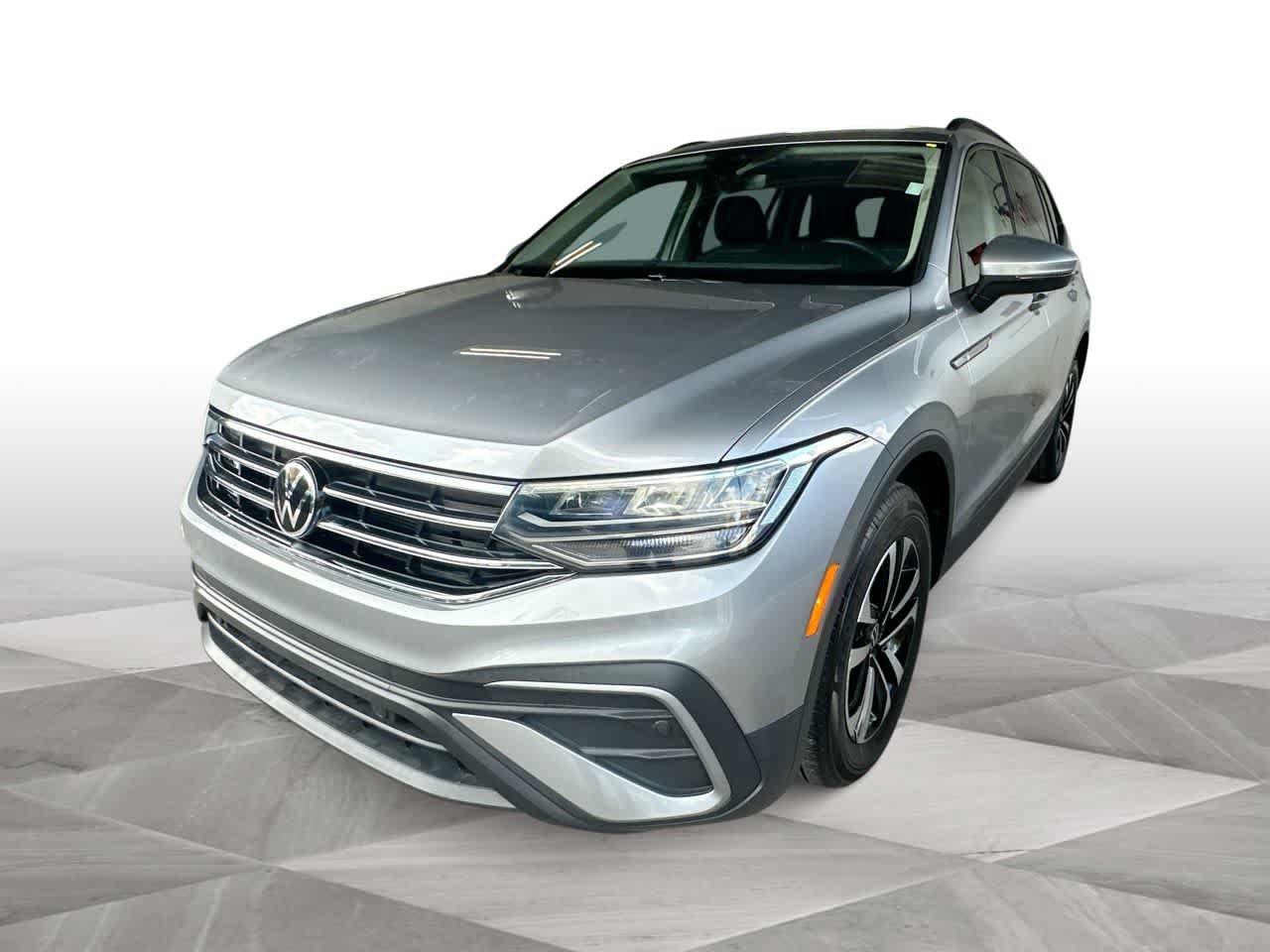 Used 2023 Volkswagen Tiguan S w/ Driver Assistance Package FWD image 4