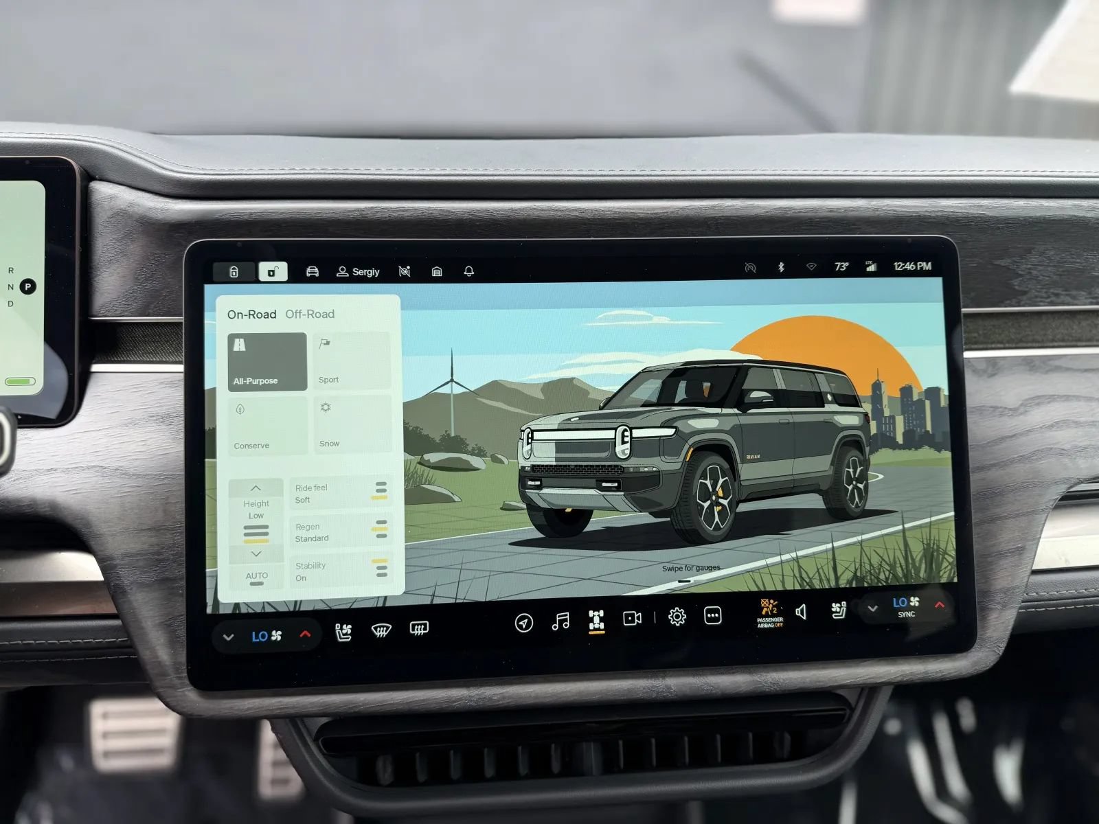 Used 2022 Rivian R1S Launch Edition Quad AWD/4WD image 33