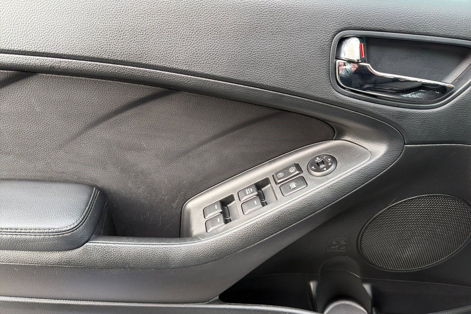 Used 2016 Kia Forte LX image 12