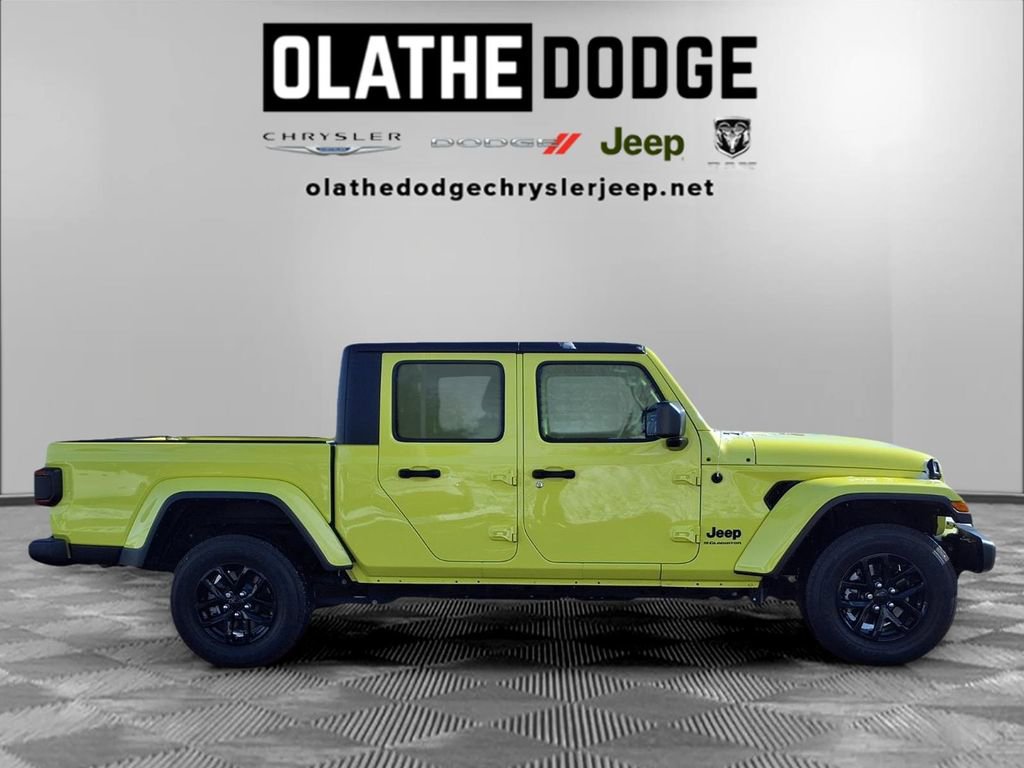 Certified 2023 Jeep Gladiator Sport image 28