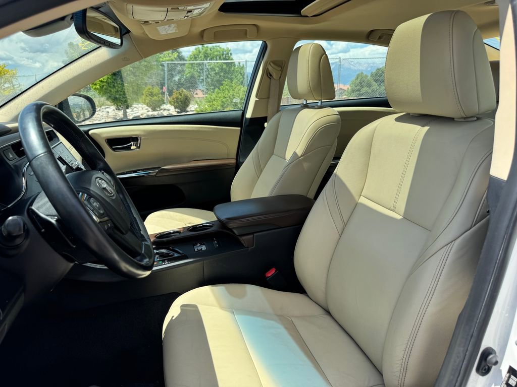 Used 2017 Toyota Avalon Touring FWD image 7