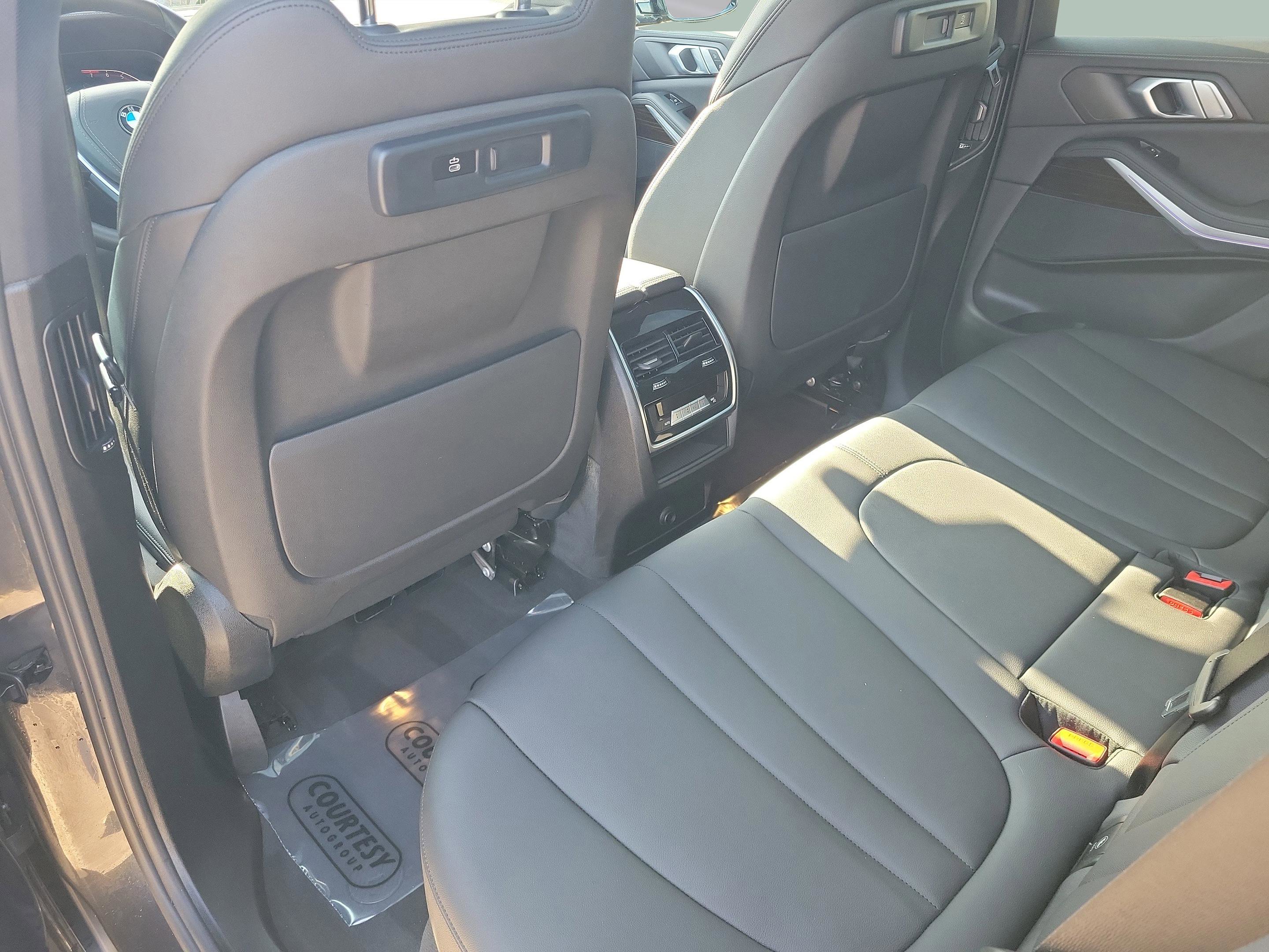 Used 2020 BMW X5 sDrive40i w/ Convenience Package image 14