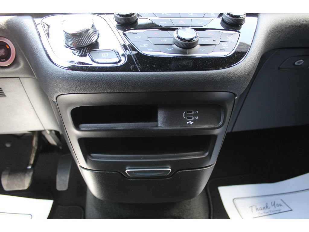 New 2026 Chrysler Pacifica Select FWD image 14
