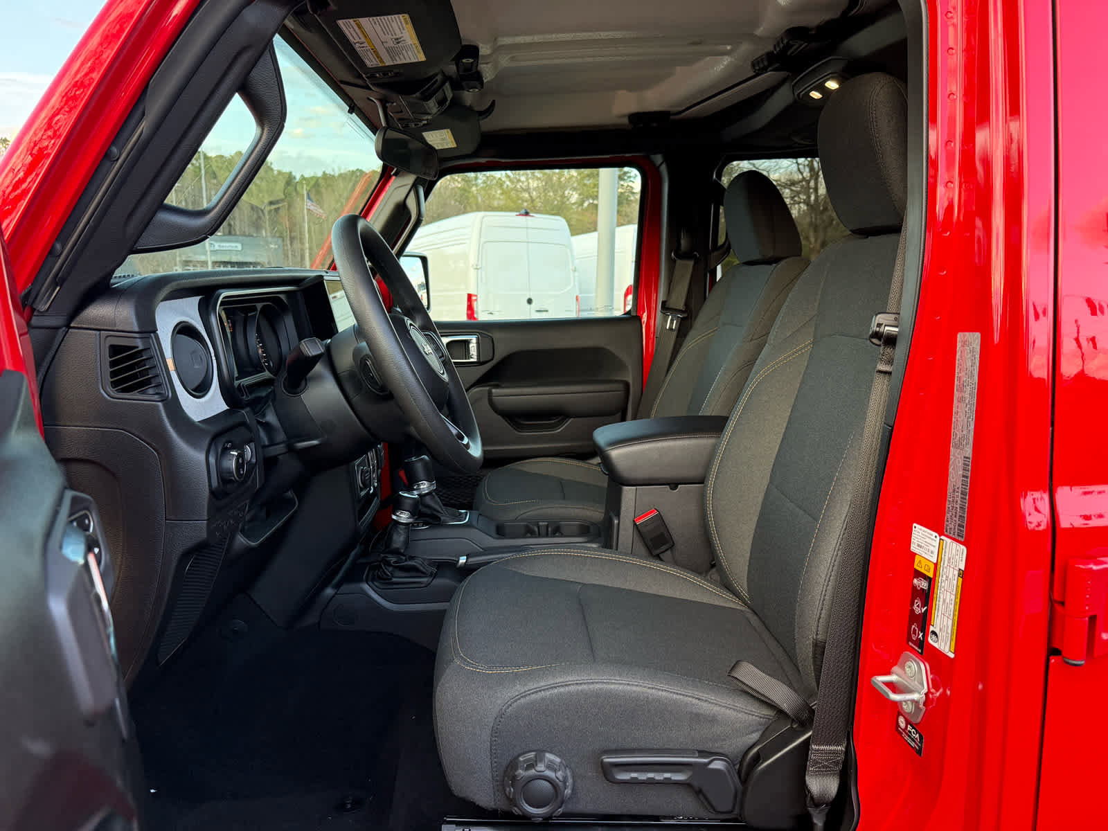 Used 2025 Jeep Gladiator Sport image 12