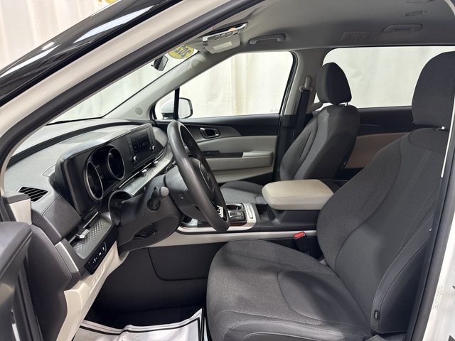 Certified 2023 Kia Carnival LX FWD image 12