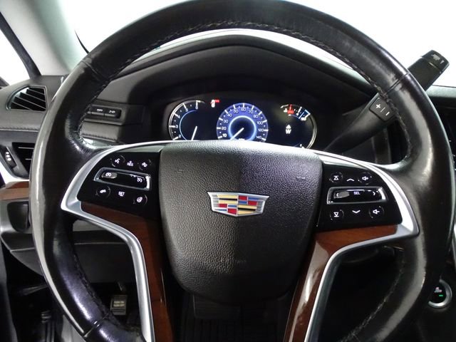 Used 2018 Cadillac Escalade Luxury AWD/4WD image 6