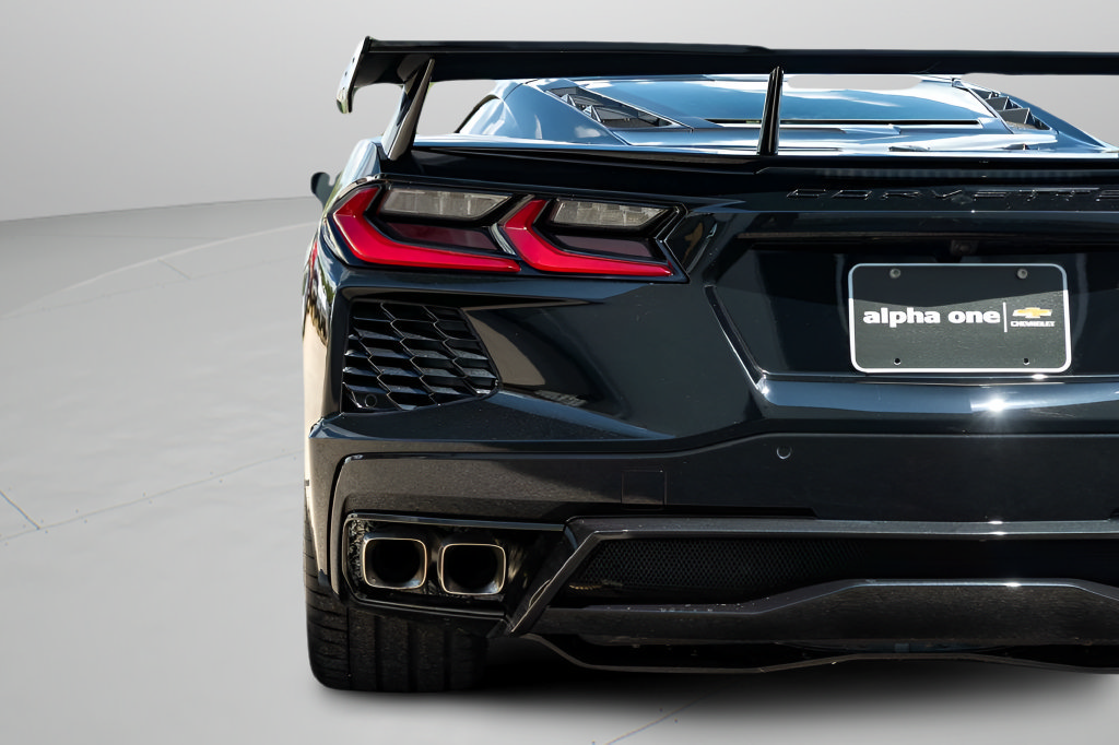 Used 2020 Chevrolet Corvette Stingray Coupe w/ Z51 Performance Package RWD image 15