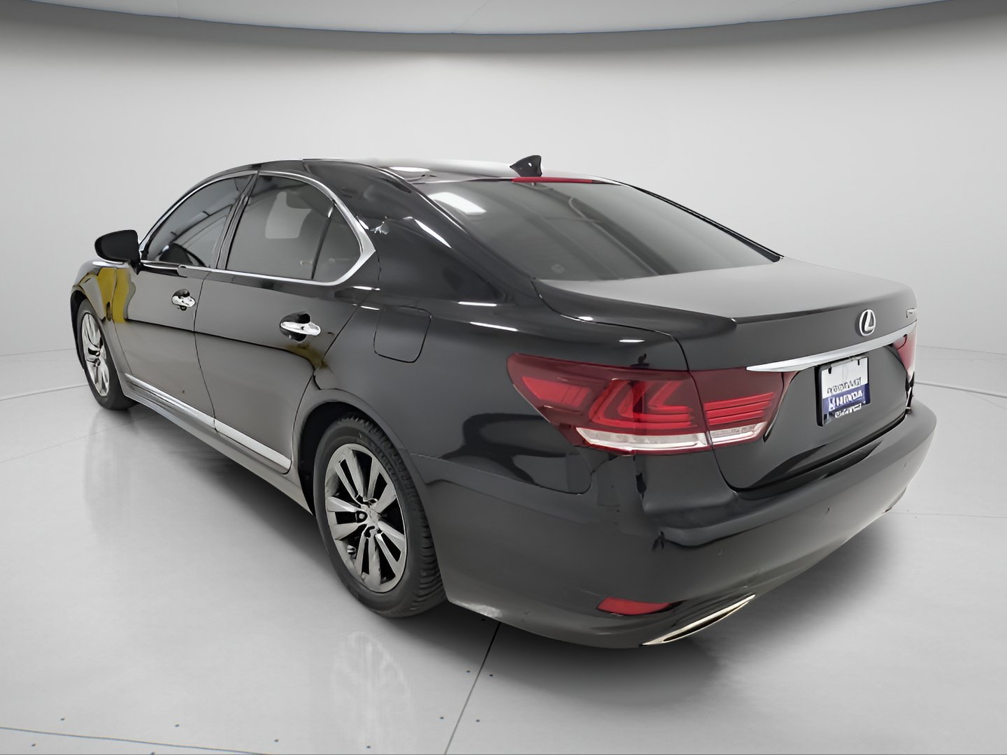 Used 2016 Lexus LS 460 AWD w/ Comfort Package image 5