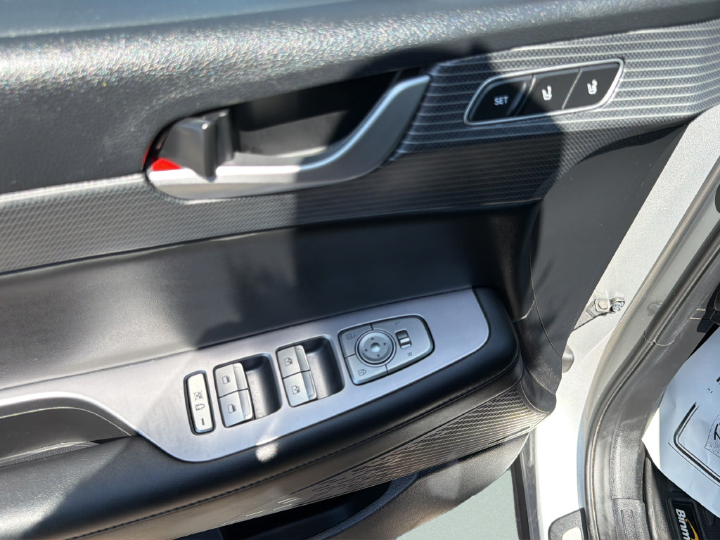 Used 2024 Hyundai Palisade Limited FWD image 19