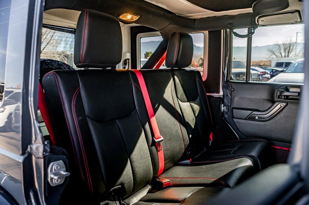Used 2017 Jeep Wrangler Unlimited Rubicon image 38