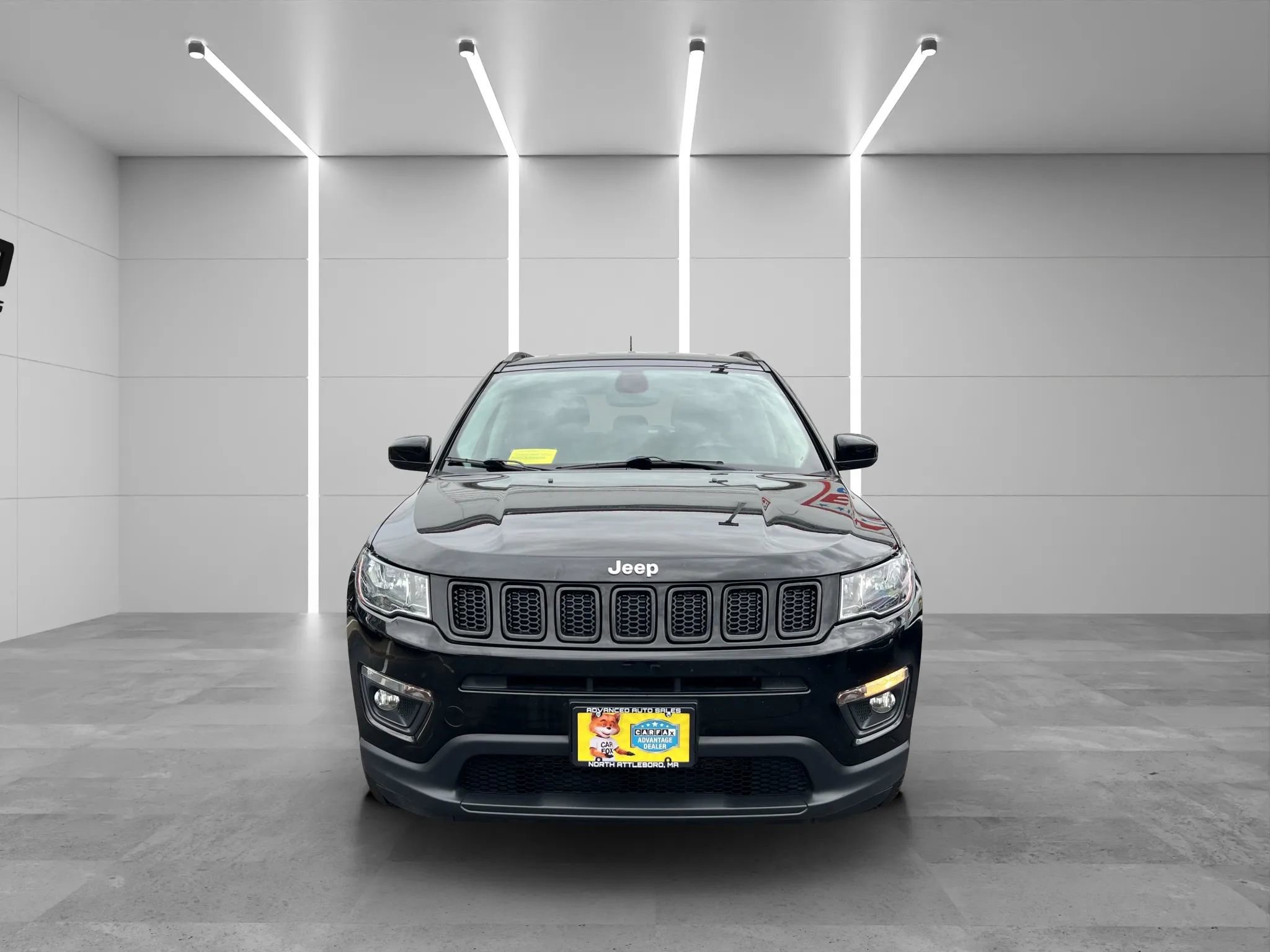 Used 2019 Jeep Compass Latitude image 2
