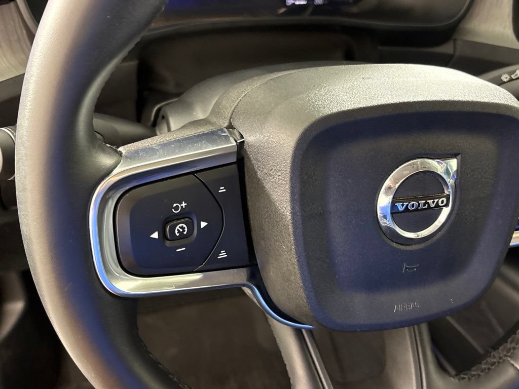 Used 2026 Volvo XC40 B5 Plus AWD/4WD image 32