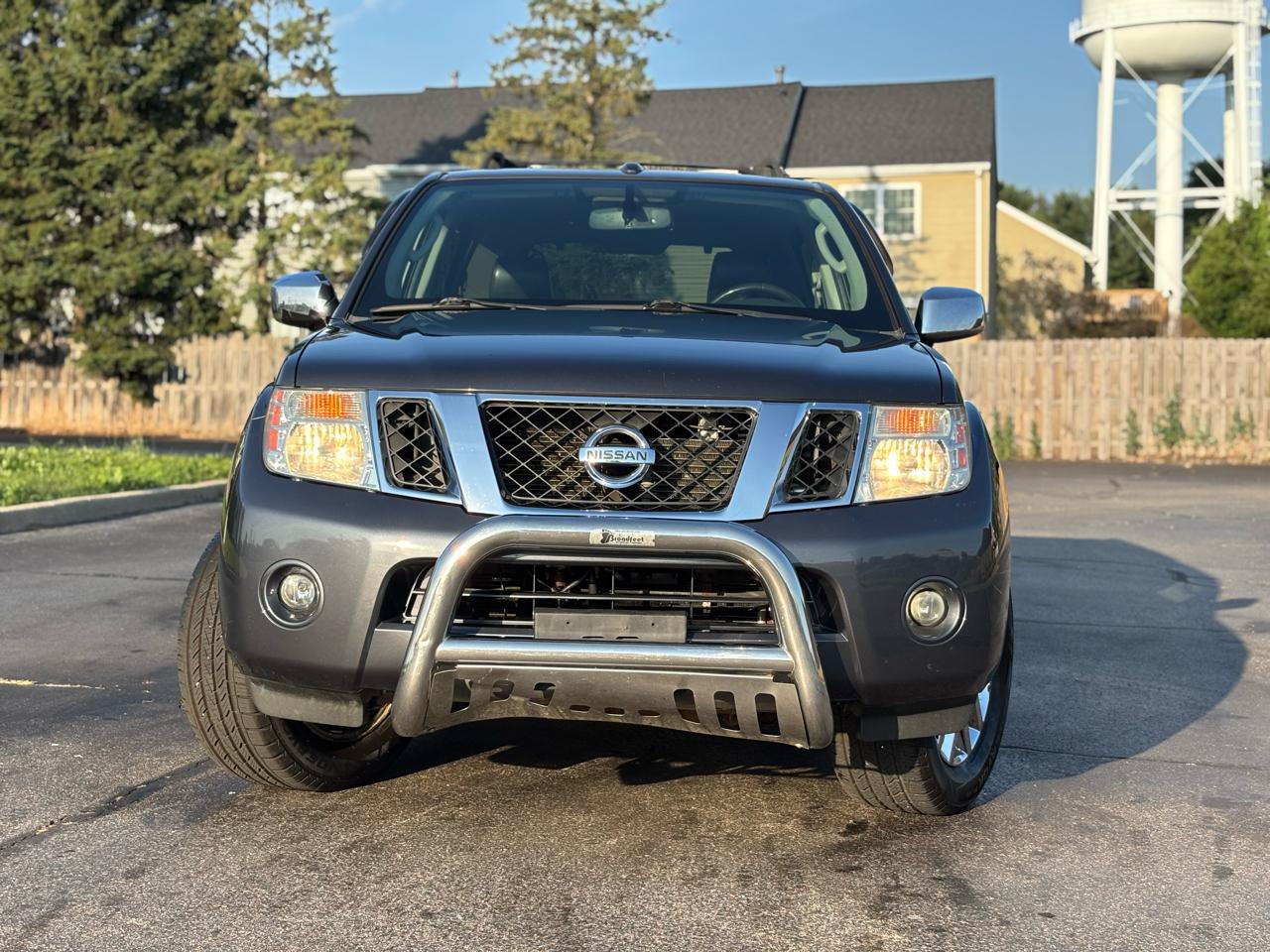 Used 2010 Nissan Pathfinder LE w/ Navigation Pkg AWD/4WD image 13