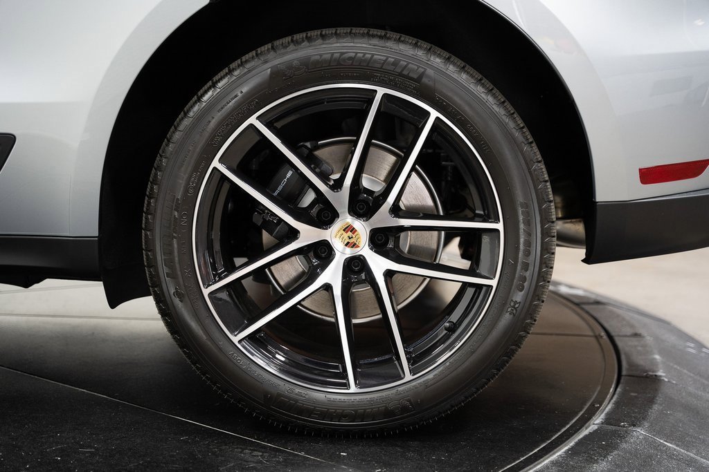 Used 2024 Porsche Macan image 20