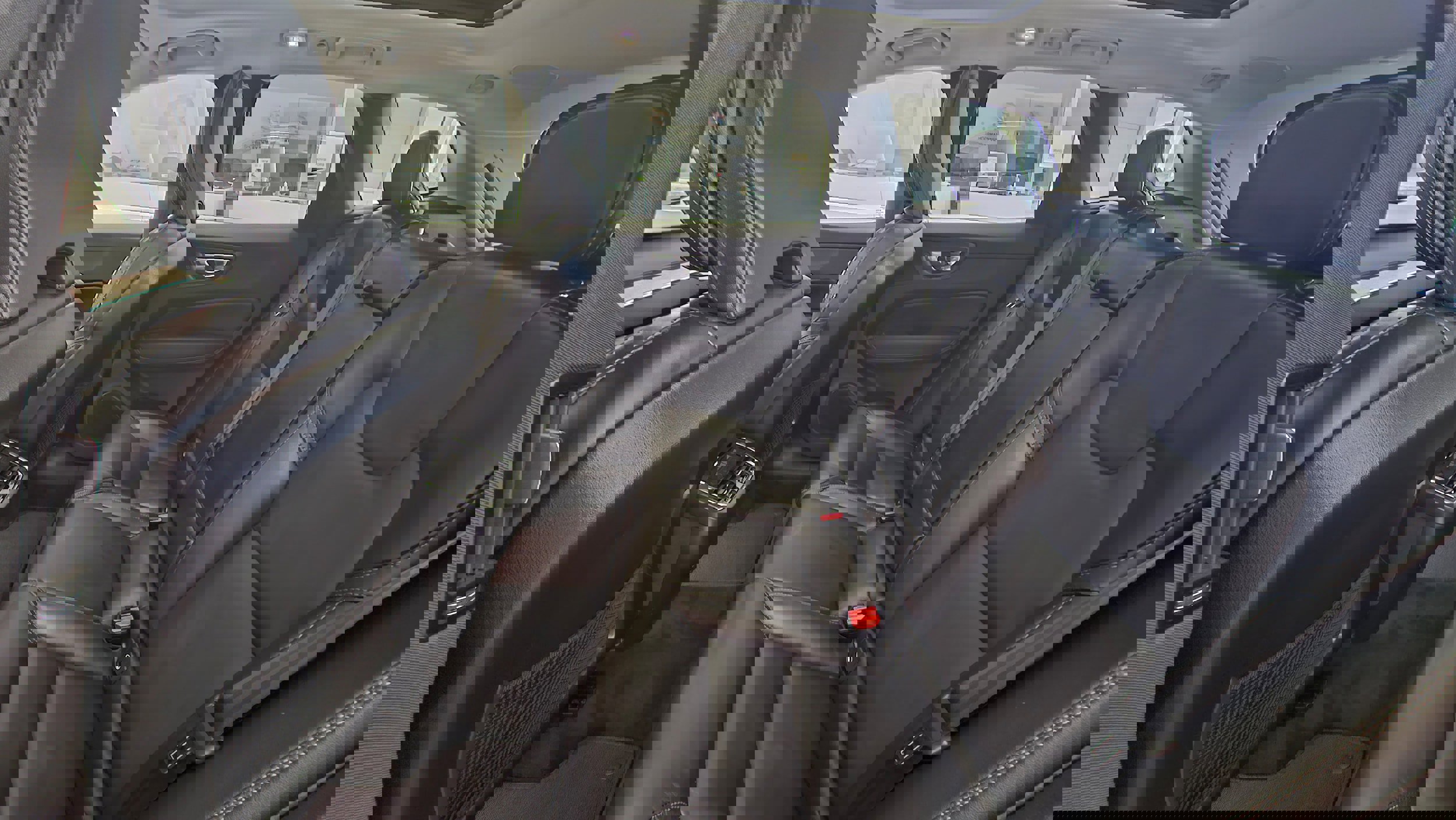 Certified 2022 Volvo XC60 B6 Inscription w/ Climate Package image 19