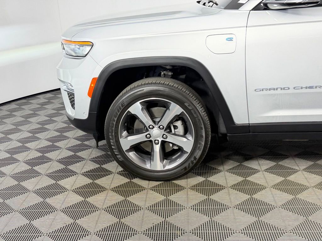 Used 2024 Jeep Grand Cherokee Limited 4xe w/ Luxury Tech Group II image 14