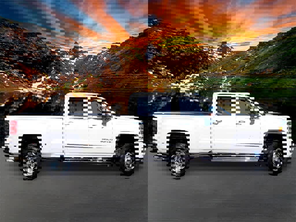 Used 2016 GMC Sierra 3500 Denali w/ Duramax Plus Package image 7