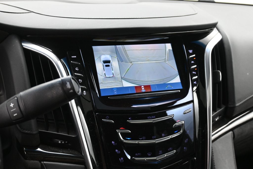 Used 2018 Cadillac Escalade Platinum AWD/4WD image 15