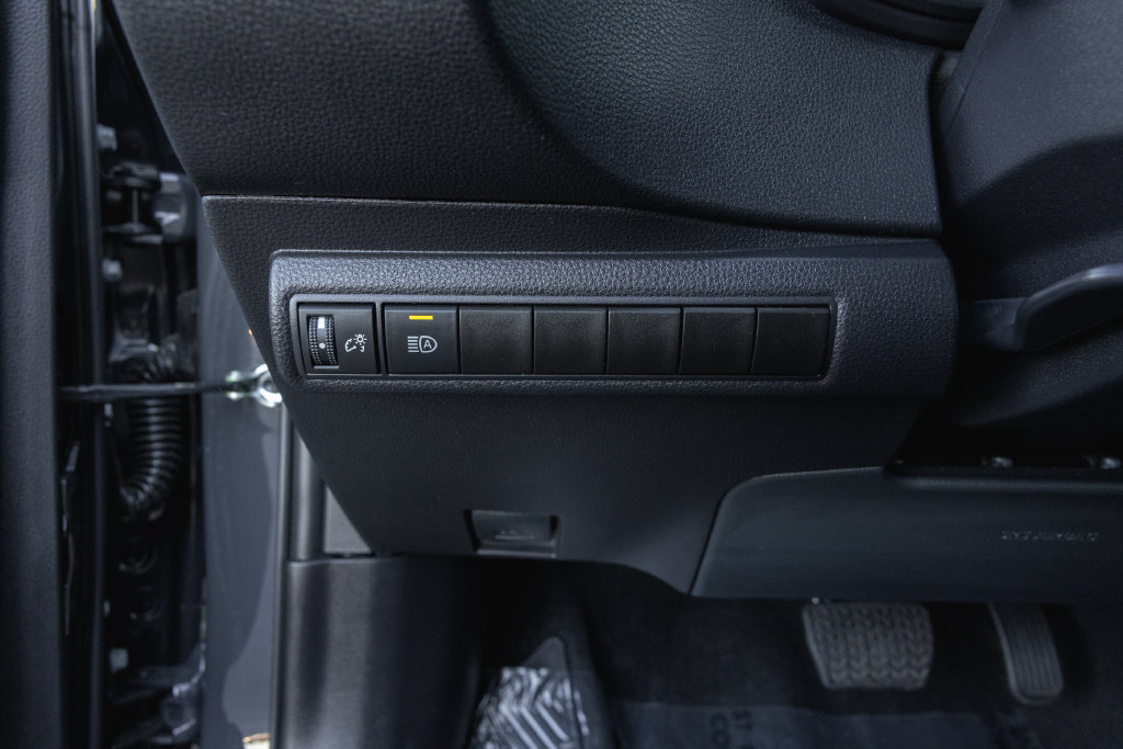 Certified 2025 Toyota Corolla SE FWD image 14