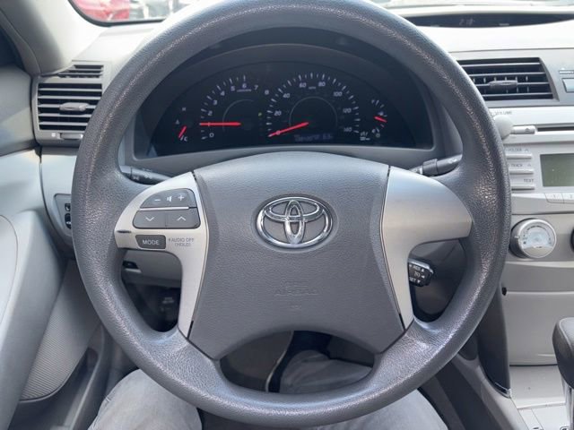 Used 2010 Toyota Camry LE FWD image 9