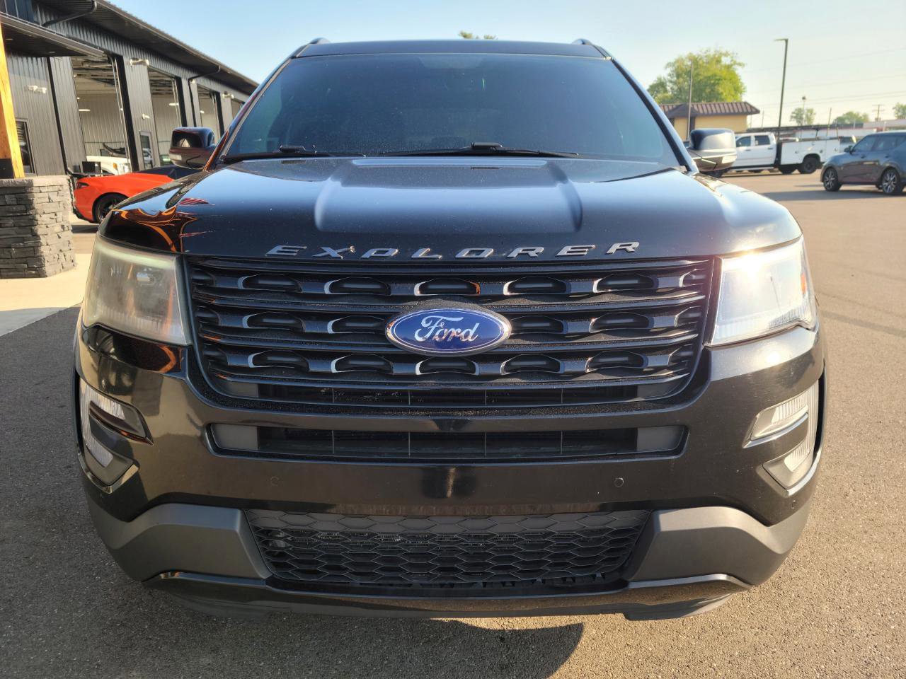 Used 2017 Ford Explorer Sport AWD/4WD image 2
