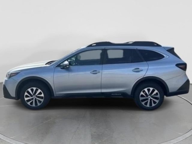 Used 2022 Subaru Outback Premium image 2