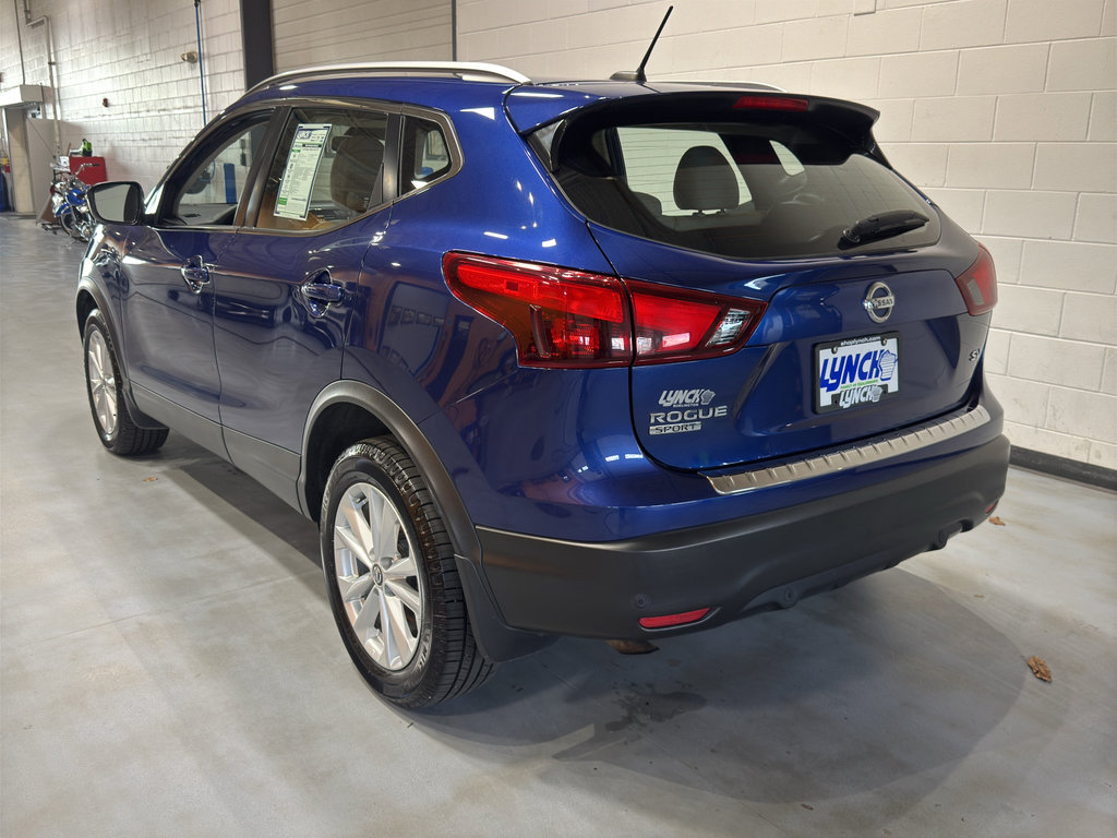 Used 2019 Nissan Rogue Sport SV w/ Technology Package image 3