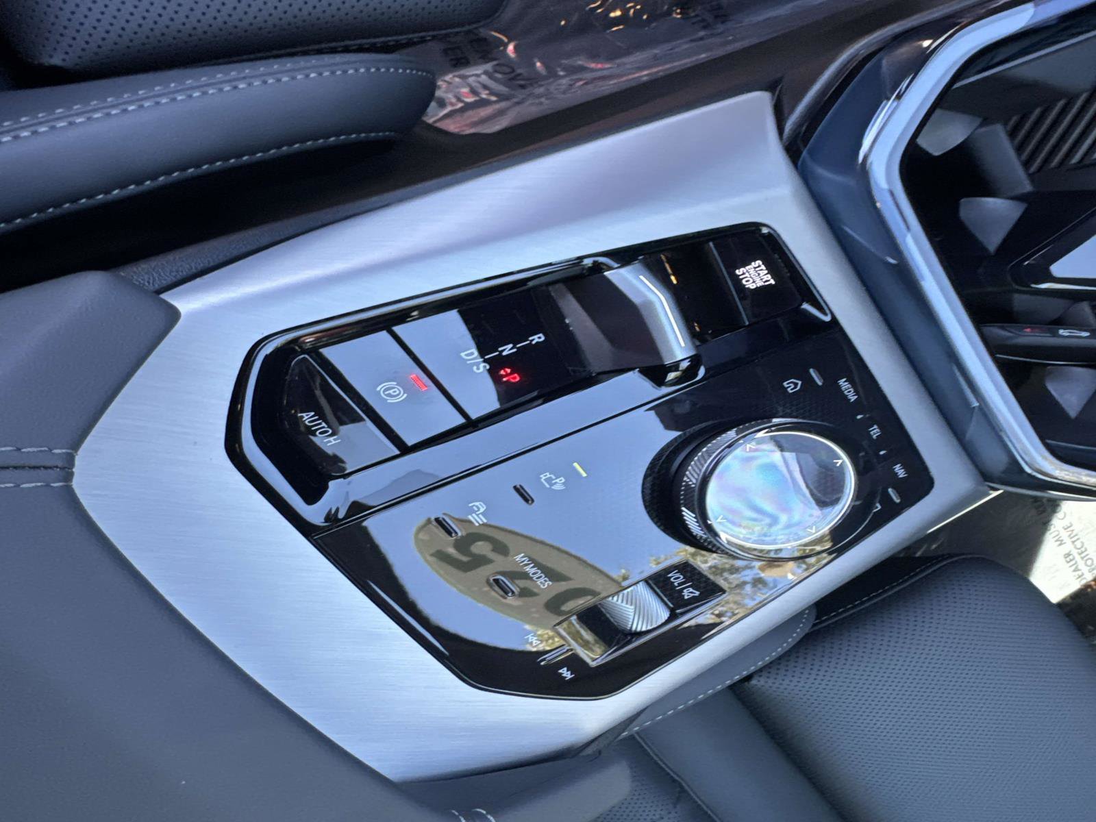 Certified 2025 BMW X3 xDrive30i w/ M Sport Package image 24