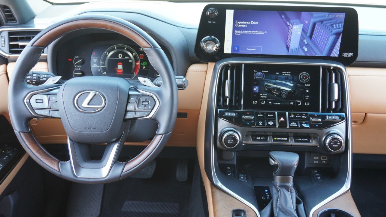 Certified 2024 Lexus LX 600 4WD w/ Luxury Package image 29