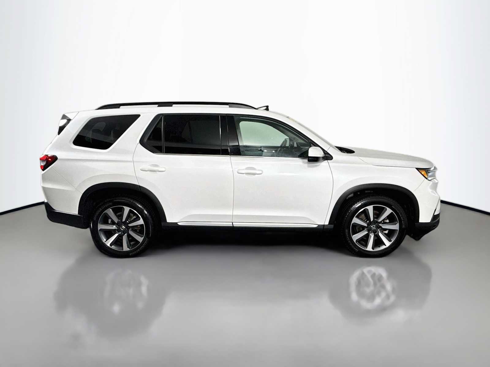 Used 2023 Honda Pilot Touring image 8