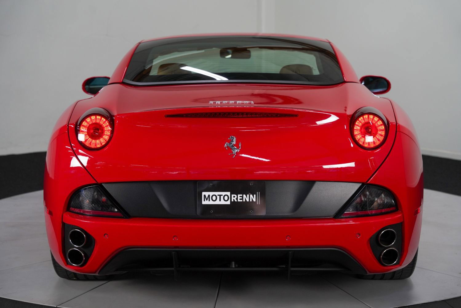 Used 2013 Ferrari California RWD image 7