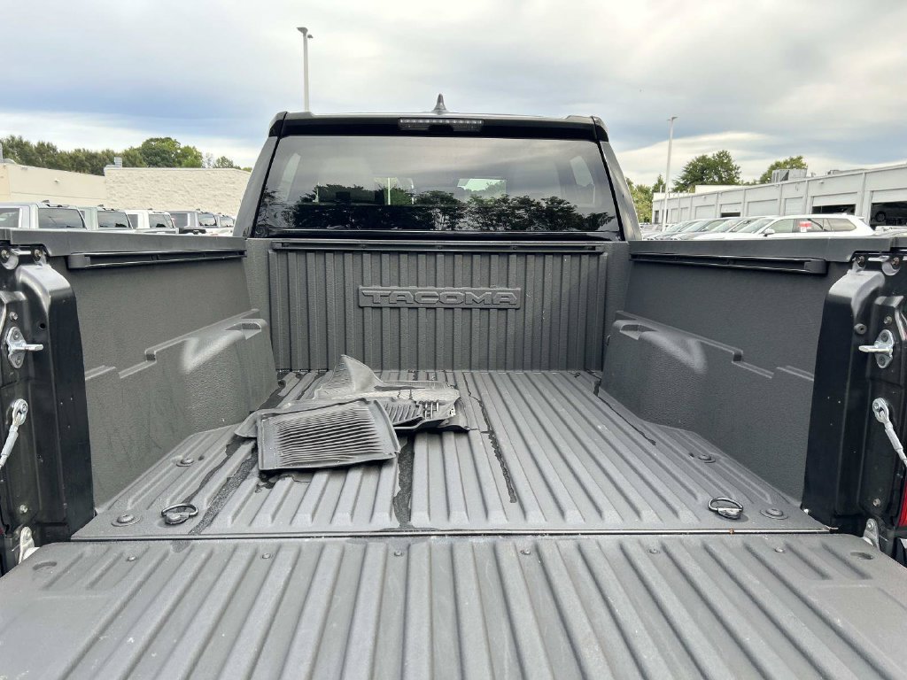 Used 2024 Toyota Tacoma SR5 AWD/4WD image 13