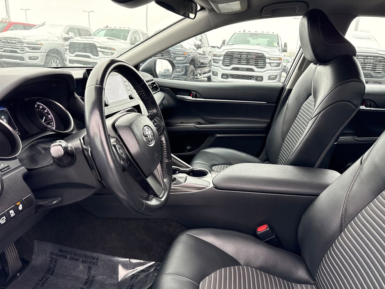 Used 2023 Toyota Camry SE image 12