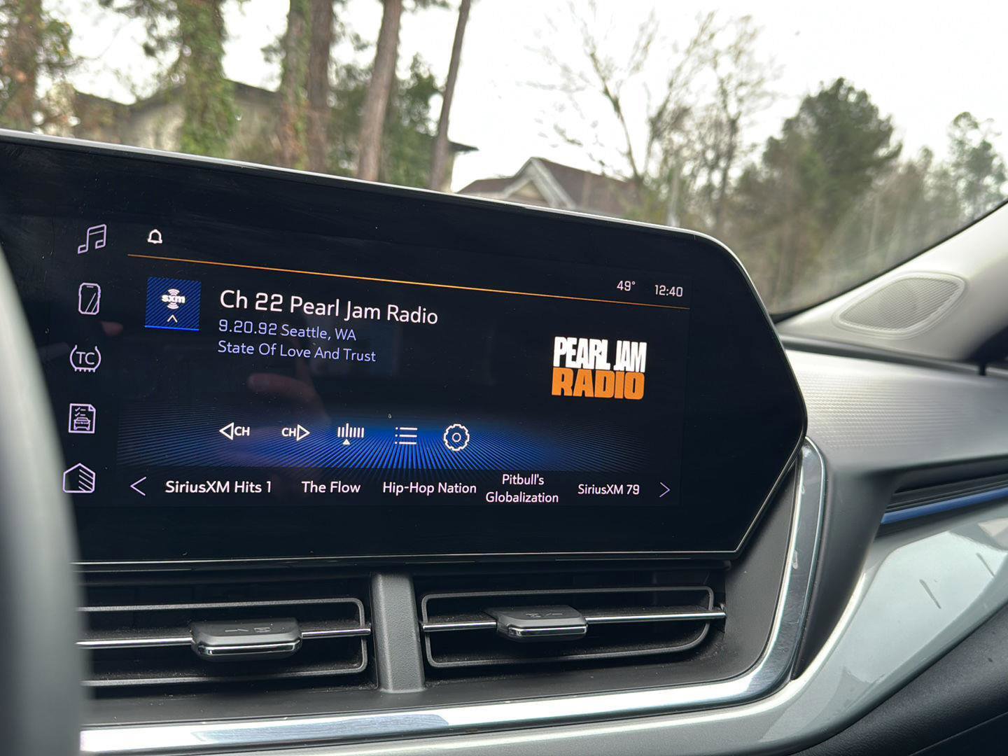 Certified 2025 Chevrolet Trax LT w/ Driver Confidence Package image 23