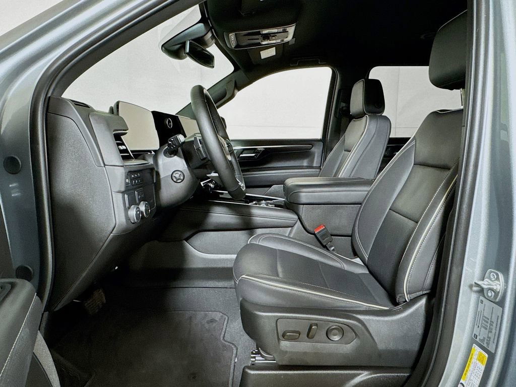 Certified 2025 Chevrolet Suburban Premier image 20