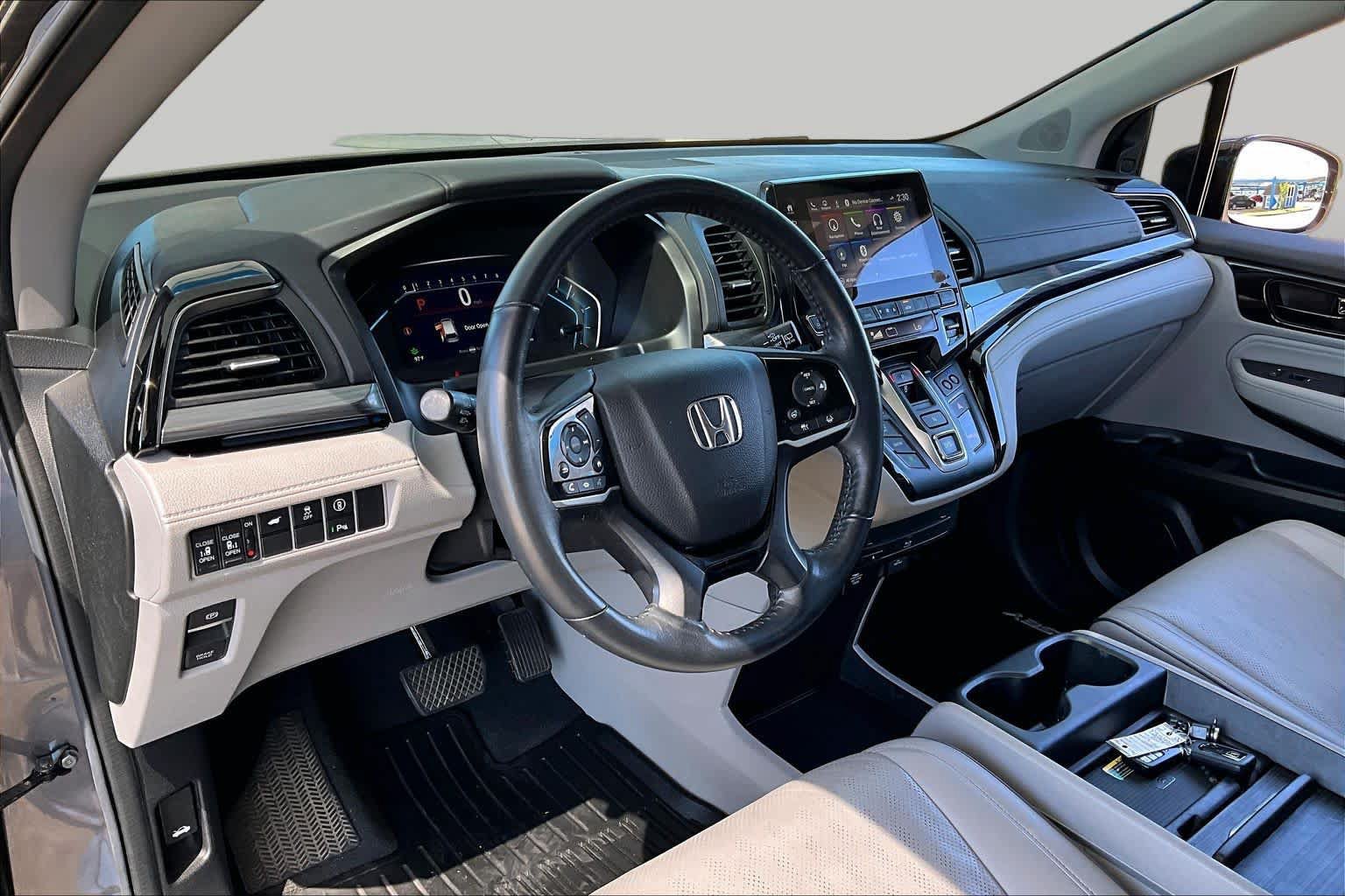 Used 2023 Honda Odyssey Elite image 18