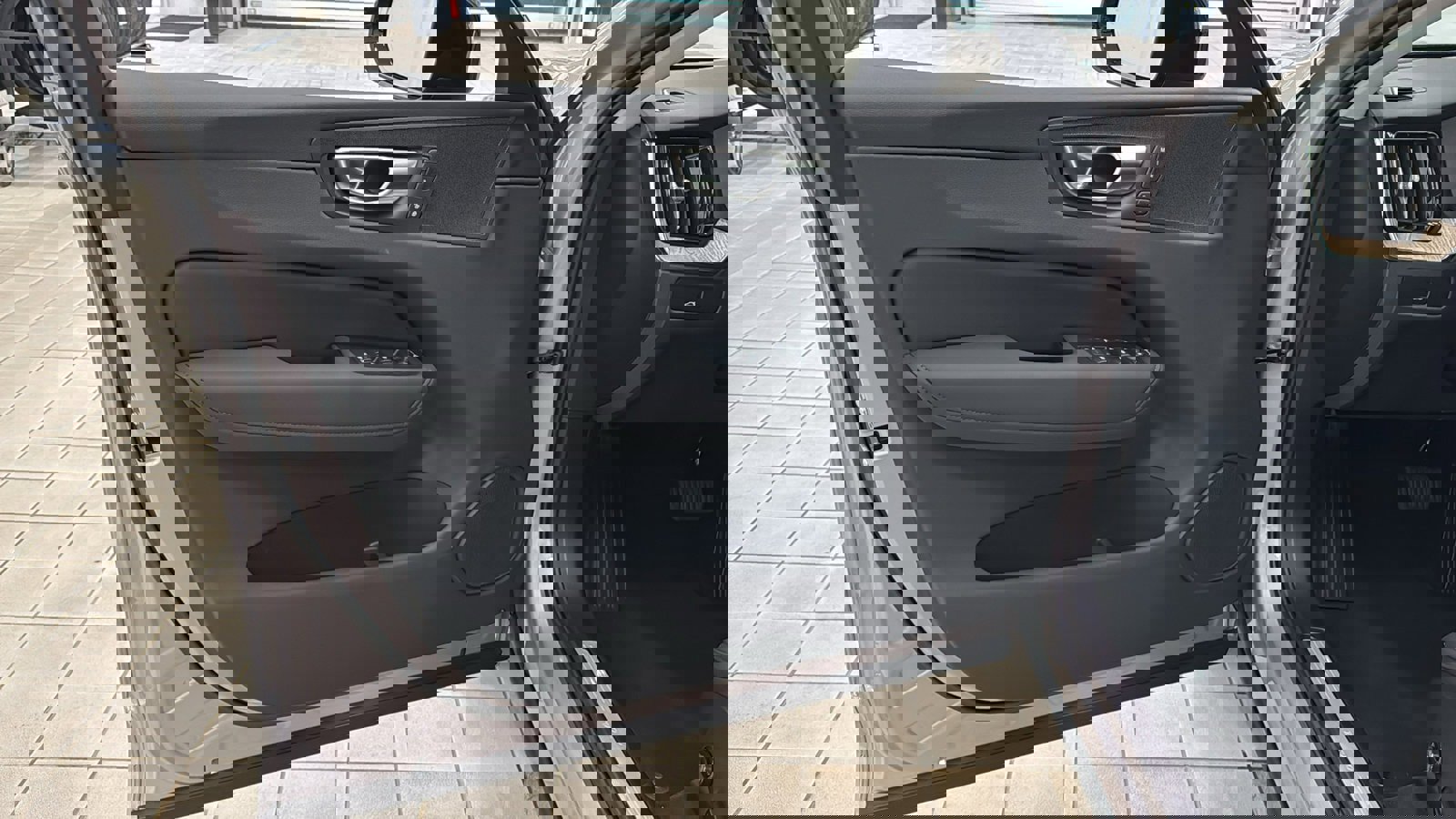 Used 2026 Volvo XC60 B5 Plus w/ Protection Package Premier image 13