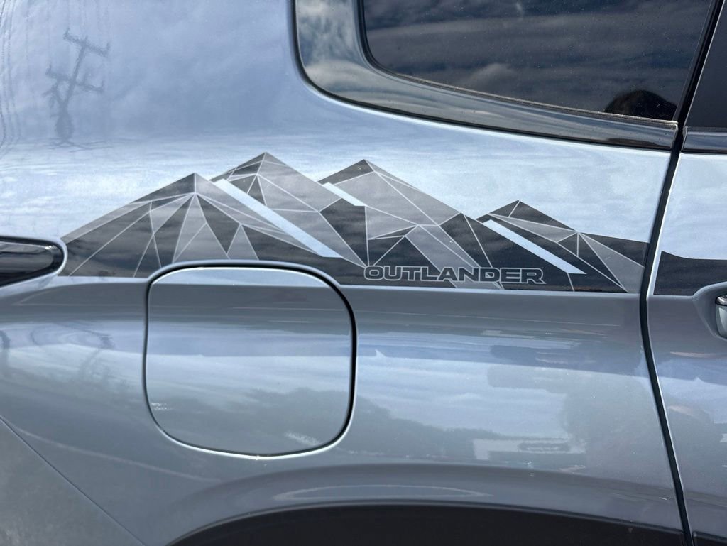 New 2026 Mitsubishi Outlander AWD image 32