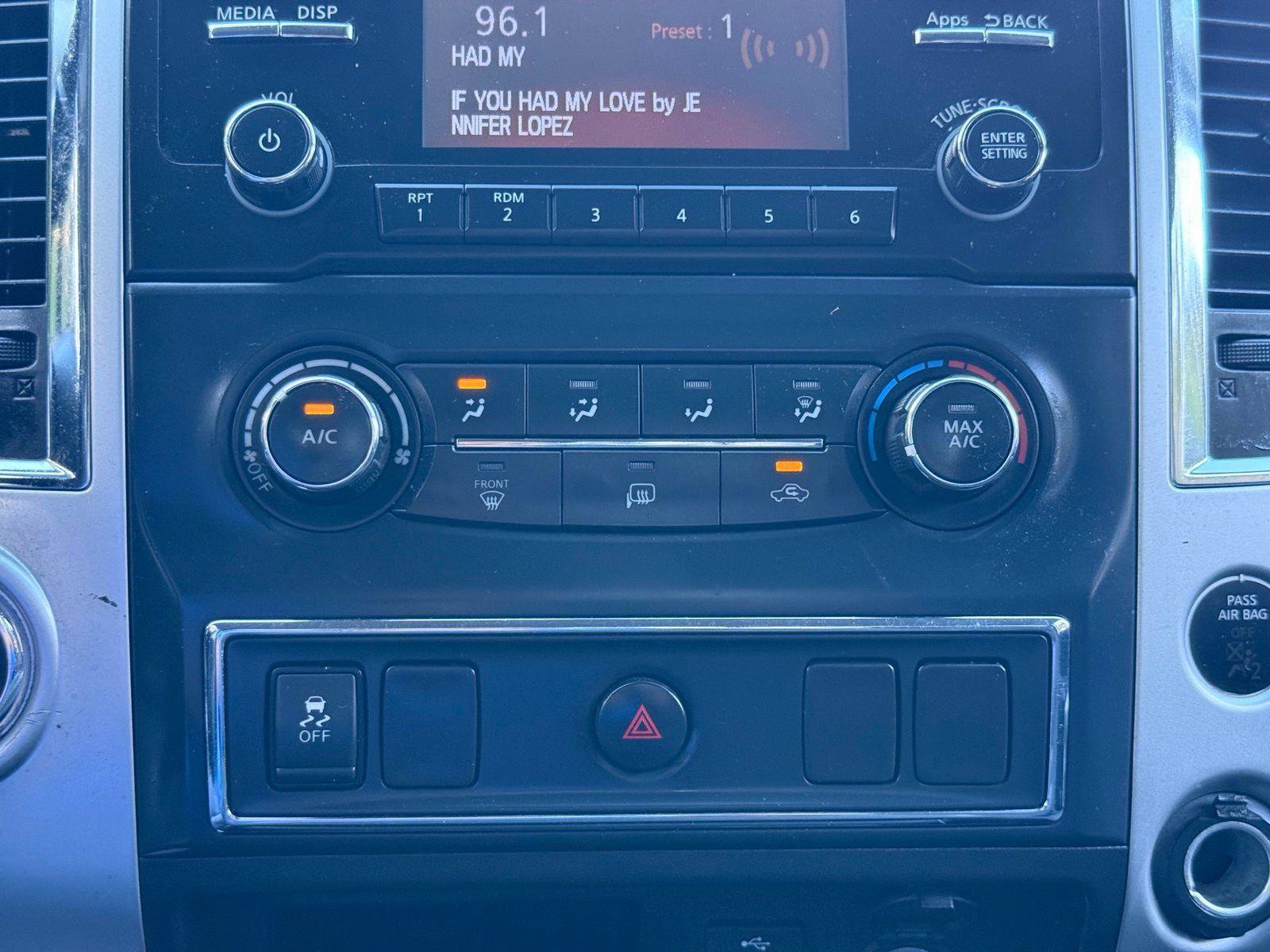 Used 2017 Nissan Titan SV RWD image 28