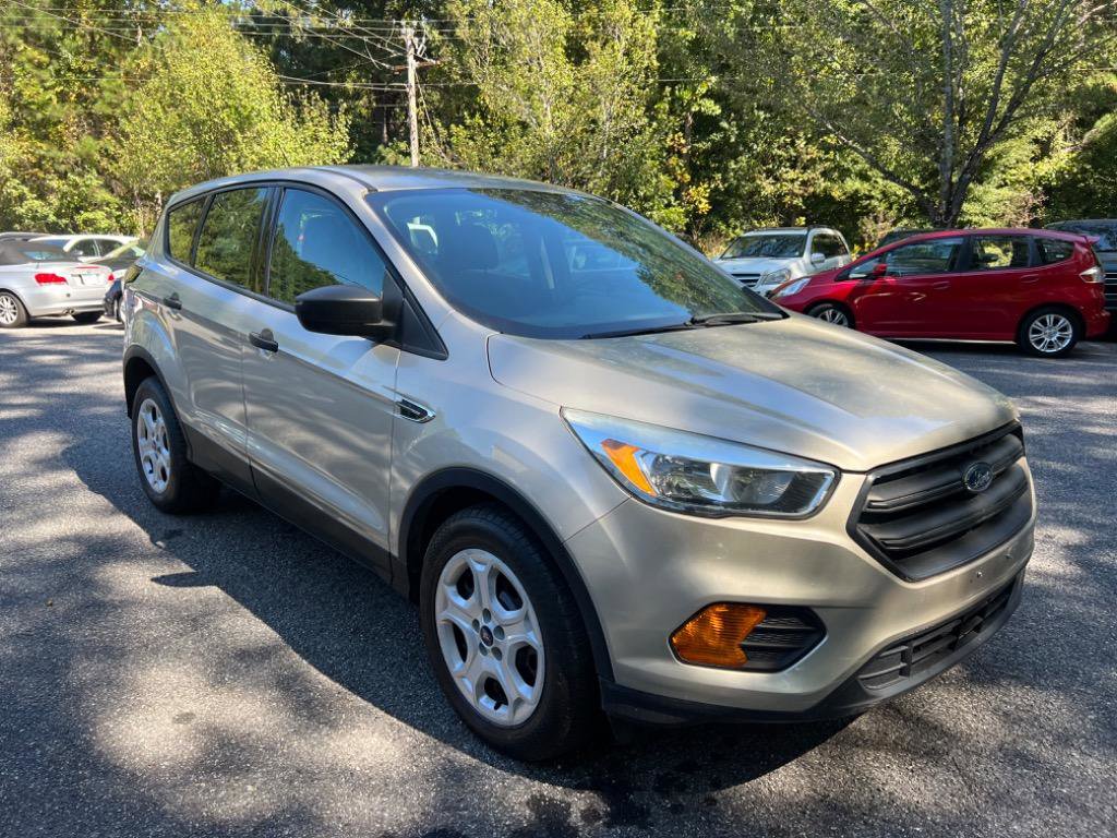 Used 2017 Ford Escape S image 7