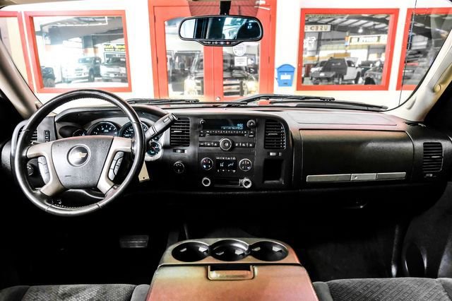 Used 2008 Chevrolet Silverado 2500 LT w/ 1LT Convenience Package image 14