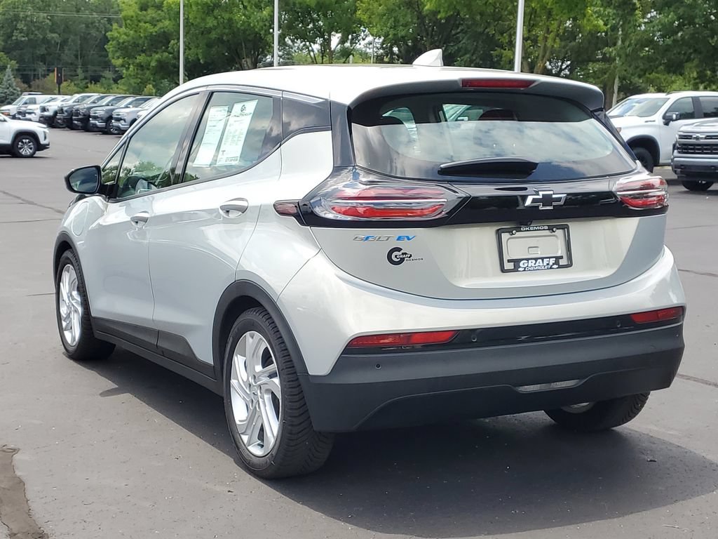 Used 2023 Chevrolet Bolt LT FWD image 4