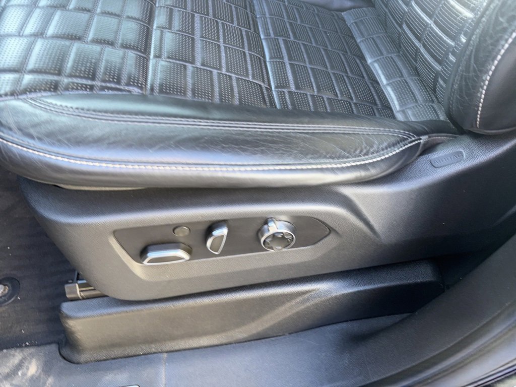 Used 2021 Cadillac Escalade Sport Platinum w/ LPO, ONYX Package image 12